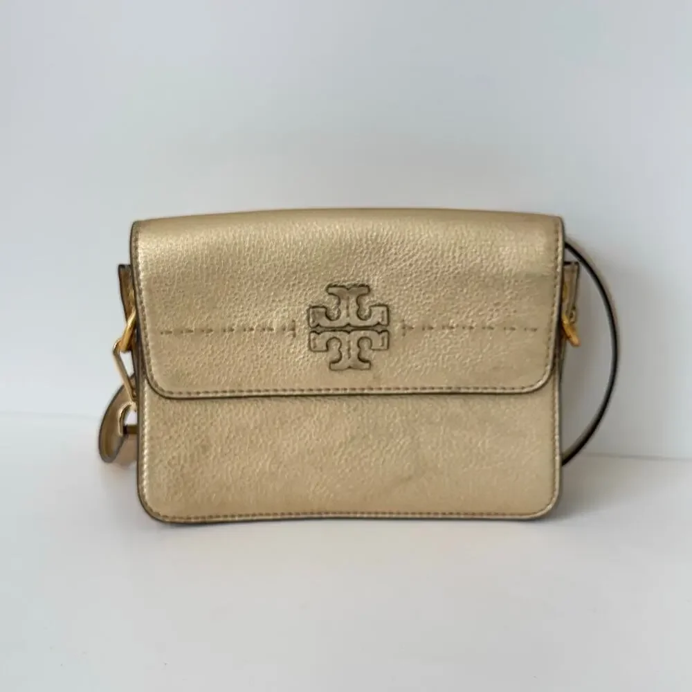 Tory Burch magnetic closure